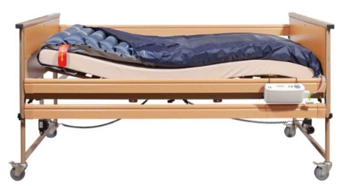 Anti-Decubitus Stripe Mattress with Ventilation holes, CPR Valve & Electric Air Pump